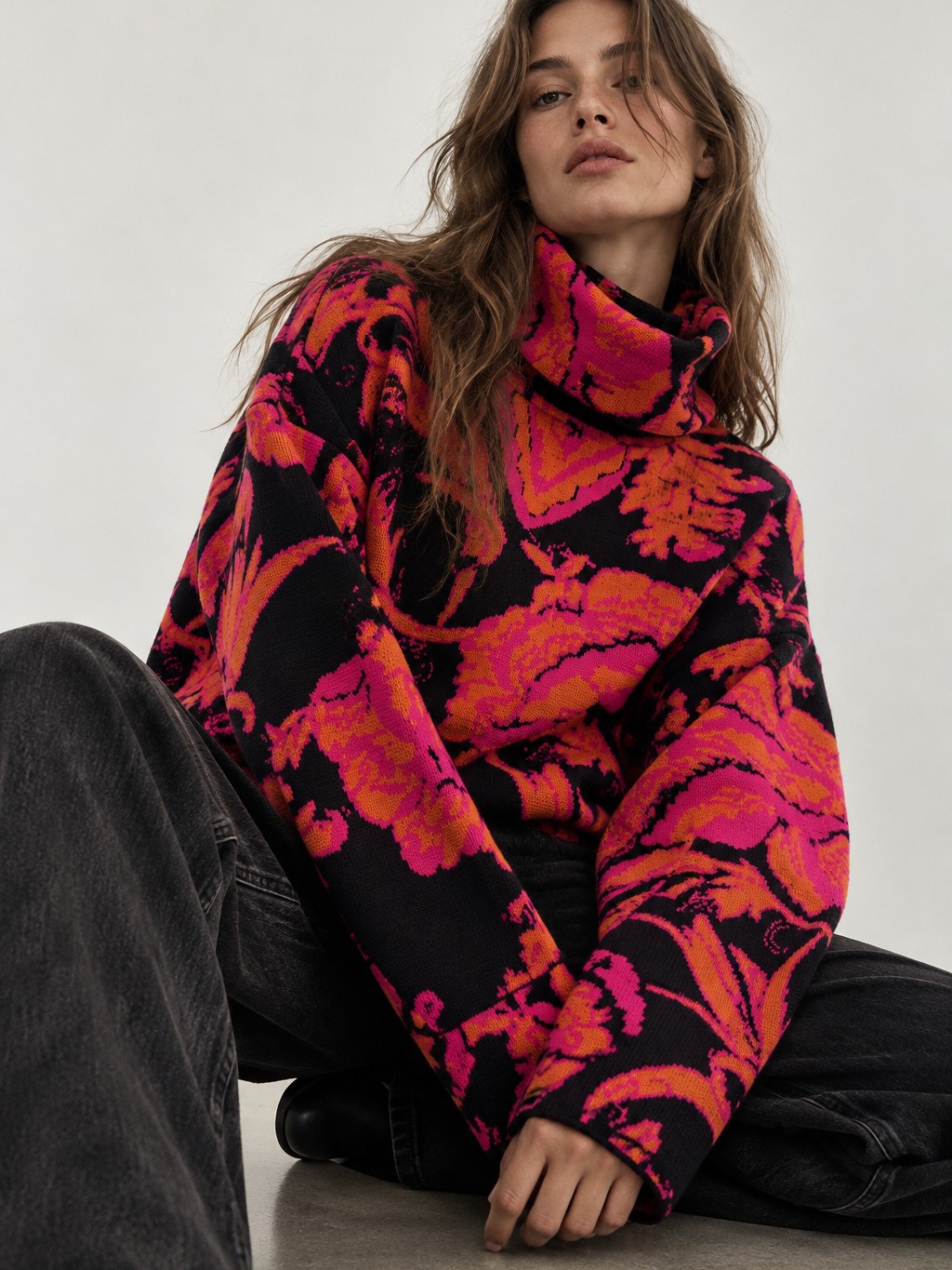 Blusa de tricot gola alta - Estampa floral