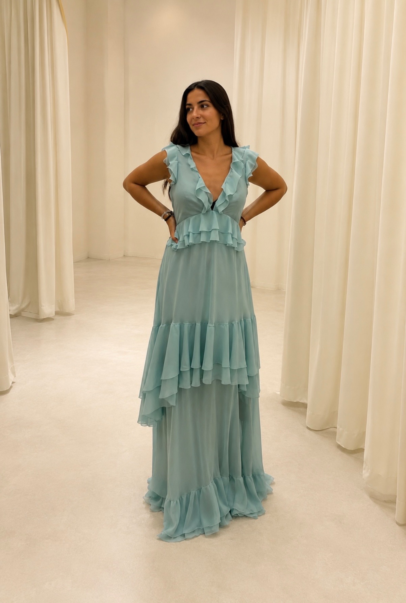 Vestido longo babados