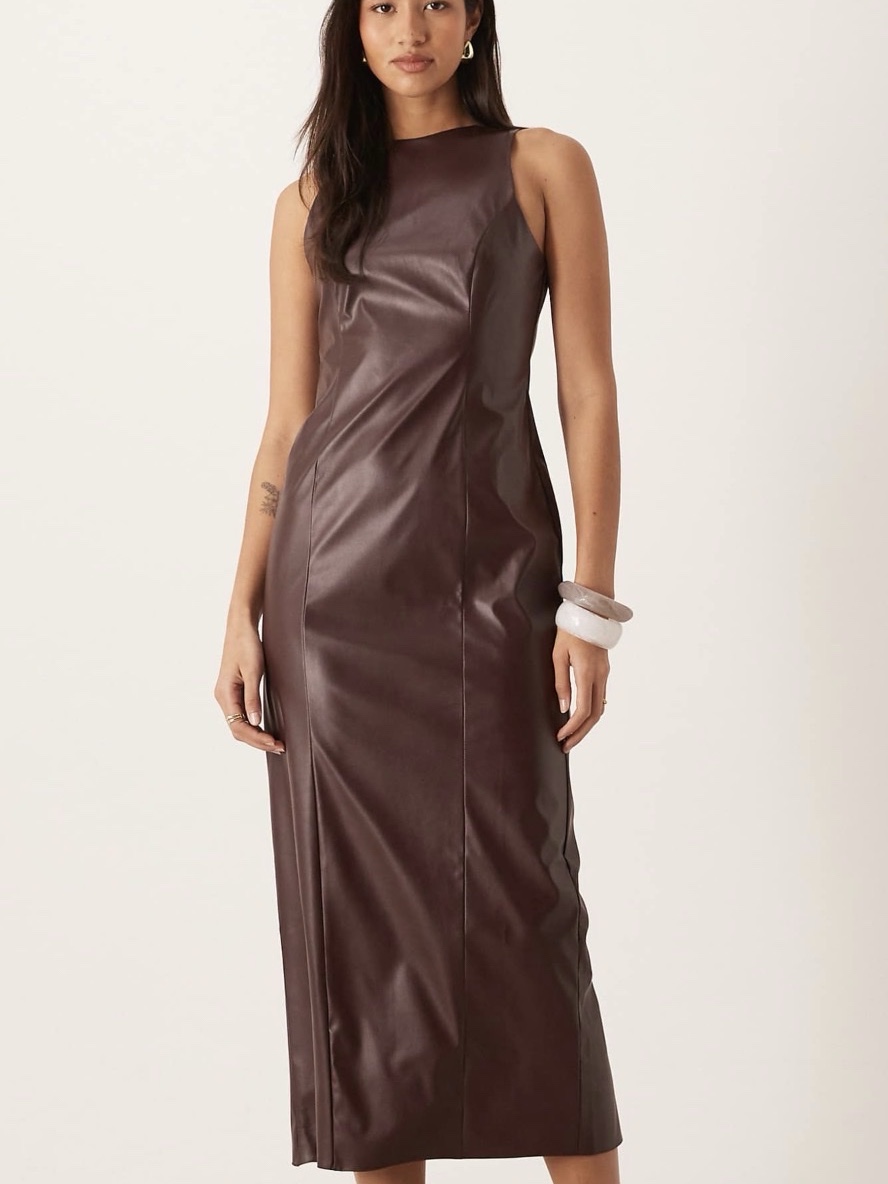 Vestido em couro ecológico
